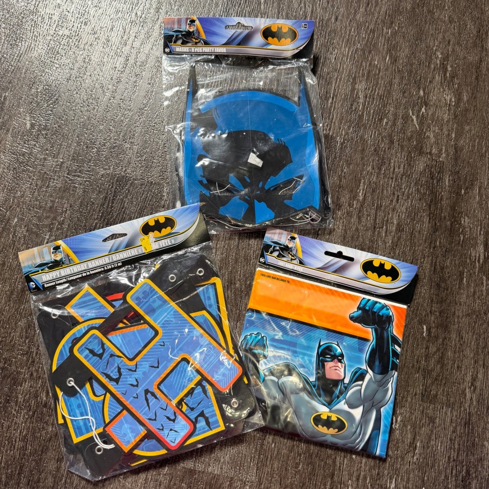 DC Comics Batman Party Supplies Bundle Kids OS Multi Banner Masks Loot Bags 17pc